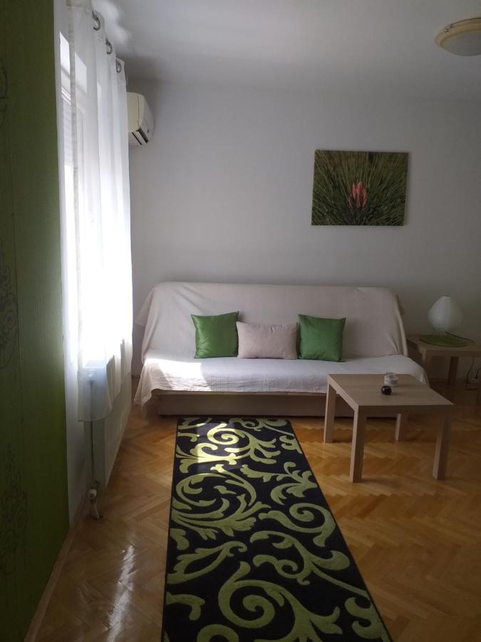Apartment Kiwi Нови-Сад Экстерьер фото